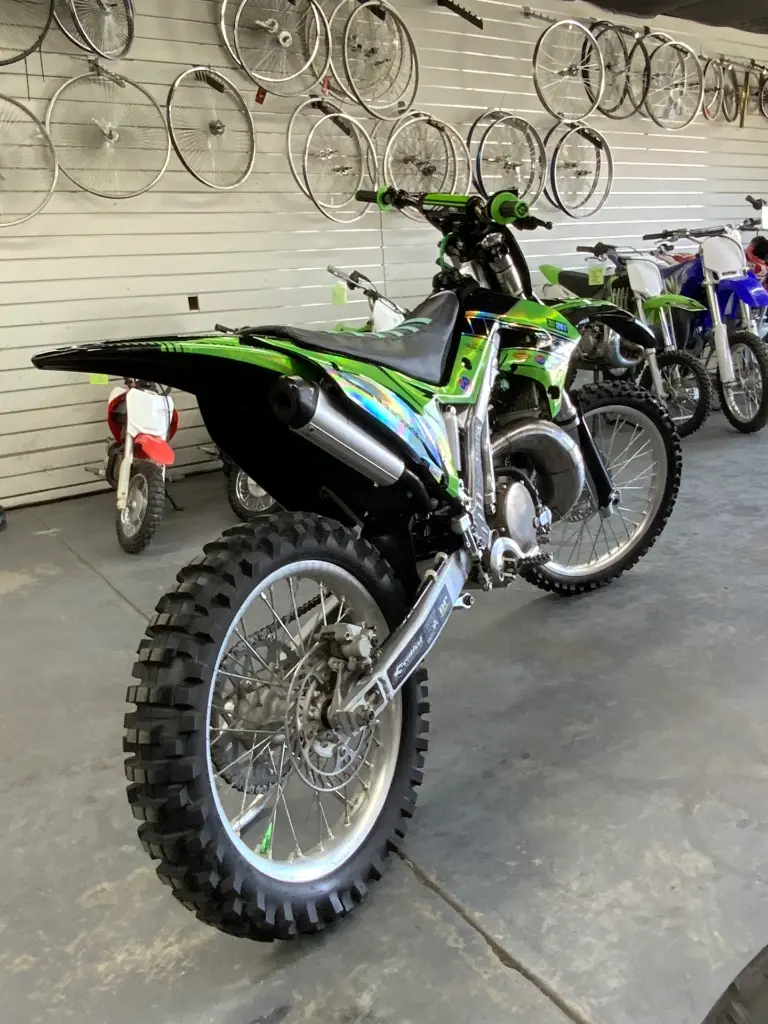 2023_Kawasaki_KX250_2T_250c-4.webp