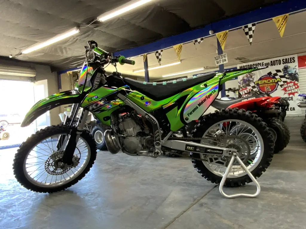 2023_Kawasaki_KX250_2T_250c-3.webp