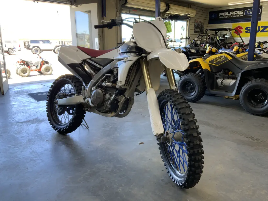 2014_dirtbike_YamahaYZ450F-4.webp